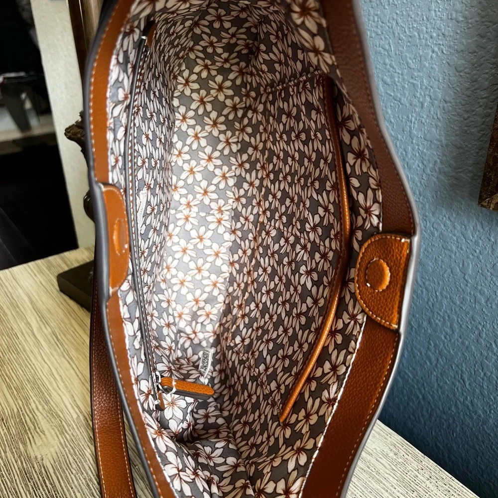 Vera Bradley chic tan